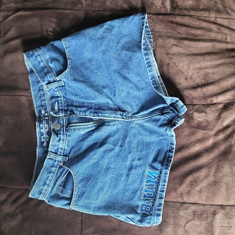 Bum shorts